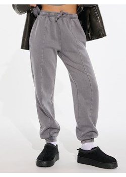 Sinsay - Spodnie jogger - szary ze sklepu Sinsay w kategorii Spodnie damskie - zdjęcie 188139970