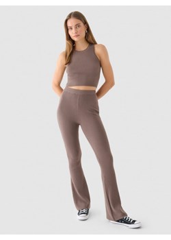 Damskie spodnie dzianinowe Outhorn OTHWAW24TTROF0875 - brązowe ze sklepu Sportstylestory.com w kategorii Spodnie damskie - zdjęcie 188141022