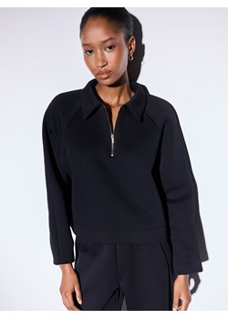 Mohito - Czarna bluza z kołnierzykiem - czarny ze sklepu Mohito w kategorii Bluzy damskie - zdjęcie 188141720