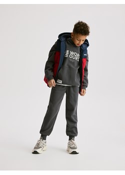 Reserved - Bawełniane spodnie jogger - ciemnoszary ze sklepu Reserved w kategorii Spodnie chłopięce - zdjęcie 188141853
