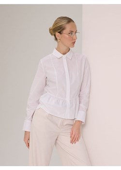 Sinsay - Koszula z krytą plisą i falbaną - biały ze sklepu Sinsay w kategorii Koszule męskie - zdjęcie 188143911