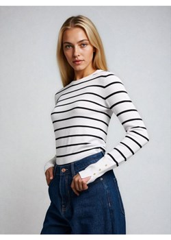 Sinsay - Prążkowany sweter w paski - wielobarwny ze sklepu Sinsay w kategorii Swetry damskie - zdjęcie 188143930