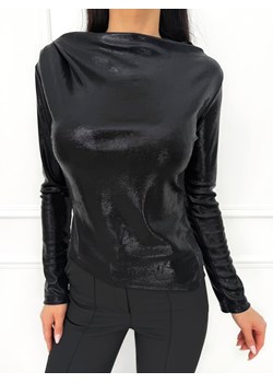Czarna Błyszcząca Bluzka z Dekoltem w Łódkę ze sklepu ModnaKiecka.pl w kategorii Bluzki damskie - zdjęcie 188144714