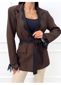 Czekoladowa Marynarka z Koronką ze sklepu ModnaKiecka.pl w kategorii Marynarki damskie - zdjęcie 188144730