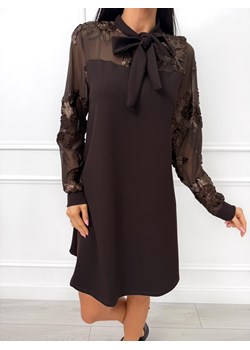 Czekoladowa Sukienka z Wiązaniem i Ozdobną Siateczką ze sklepu ModnaKiecka.pl w kategorii Sukienki - zdjęcie 188144793