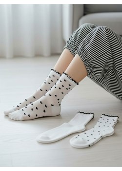 Sinsay - Zestaw skarpet z falbaną w serca i kropki 3 pack - wielobarwny ze sklepu Sinsay w kategorii Skarpetki damskie - zdjęcie 188145291