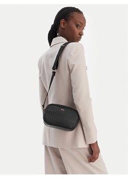 Torebka BOSS 50558012 Czarny ze sklepu eobuwie.pl w kategorii Listonoszki - zdjęcie 188147330