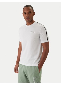 EA7 Emporio Armani T-Shirt 7M001476 AF10375 Biały Regular Fit ze sklepu MODIVO w kategorii T-shirty męskie - zdjęcie 188148583
