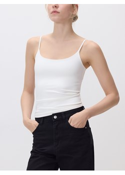 Reserved - Gładki top na ramiączkach - biały ze sklepu Reserved w kategorii Bluzki damskie - zdjęcie 188150320
