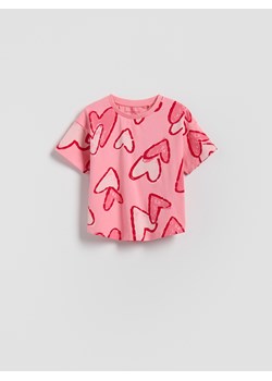 Reserved - Wzorzysty t-shirt - różowy ze sklepu Reserved w kategorii Bluzki dziewczęce - zdjęcie 188150434