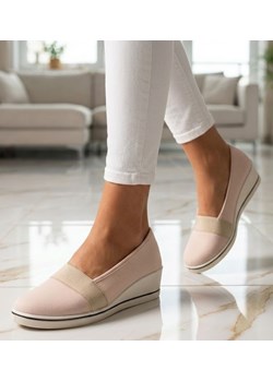 Dziecięce trampki na niskim obcasie Beżowe /F9-1 4818 S089/ ze sklepu Pantofelek24.pl w kategorii Trampki dziecięce - zdjęcie 188152991