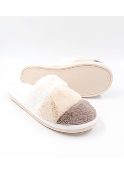 Confly Kapcie w kolorze oliwkowo-biało-beżowym ze sklepu Limango Polska w kategorii Kapcie damskie - zdjęcie 188166843