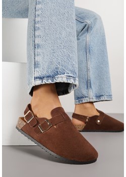 Brązowe Sandały w Stylu Chodaków Ozdobione Klamrami Qyrraya ze sklepu born2be.pl w kategorii Sandały damskie - zdjęcie 188219023