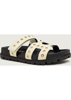Guess Klapki FASHIE ze sklepu Gomez Fashion Store w kategorii Klapki damskie - zdjęcie 188220992