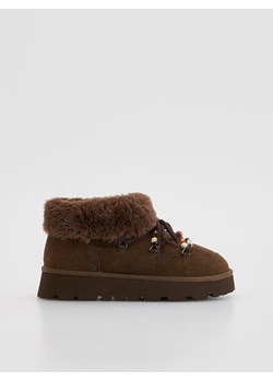 Reserved - Zamszowe śniegowce z wiązaniem - ciemnobrązowy ze sklepu Reserved w kategorii Śniegowce damskie - zdjęcie 188221122