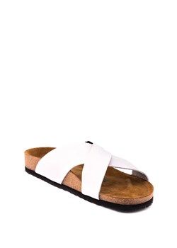 Comfortfusse Skórzane klapki w kolorze białym ze sklepu Limango Polska w kategorii Klapki damskie - zdjęcie 188233774