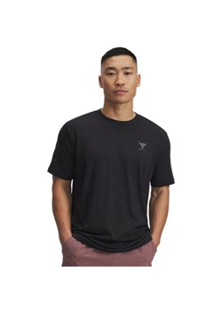 Męska koszulka treningowa Under Armour UA Pjt Rck Simple Branded SS - czarna ze sklepu Sportstylestory.com w kategorii T-shirty męskie - zdjęcie 188244374