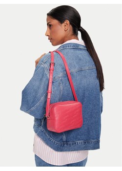 Torebka Tommy Jeans Tjw Must Aop Camera Bag AW0AW17865 Bordowy ze sklepu eobuwie.pl w kategorii Listonoszki - zdjęcie 188249050