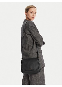 Torebka Coccinelle T95 Coccinellerebekka E1 T95 15 02 01 Czarny ze sklepu eobuwie.pl w kategorii Listonoszki - zdjęcie 188249484