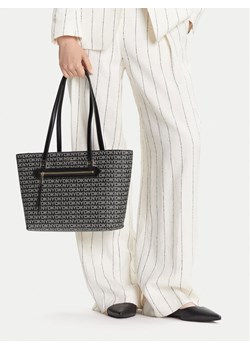 Torebka DKNY Bryant Ave Md Tote R42AYE20 Czarny ze sklepu eobuwie.pl w kategorii Torebki damskie - zdjęcie 188249803