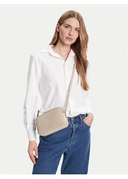 Torebka Calvin Klein Foil Logo Elongated Camera Bag LV04F3276G Beżowy ze sklepu eobuwie.pl w kategorii Listonoszki - zdjęcie 188250700