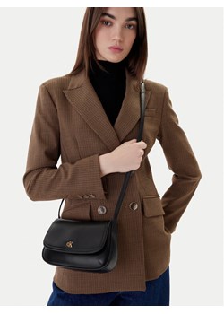 Torebka Calvin Klein Ck Flap Camera Bag LV04F3421G Czarny ze sklepu eobuwie.pl w kategorii Listonoszki - zdjęcie 188250751