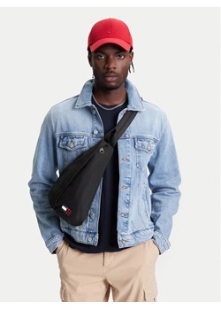 Plecak Tommy Jeans Tjm Ess Daily Sling Bag AM0AM13391 Czarny ze sklepu eobuwie.pl w kategorii Plecaki - zdjęcie 188250752