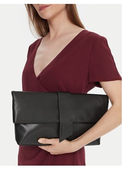 Torebka Emporio Armani EW002957 AF19663 UC001 Czarny ze sklepu eobuwie.pl w kategorii Kopertówki - zdjęcie 188250911