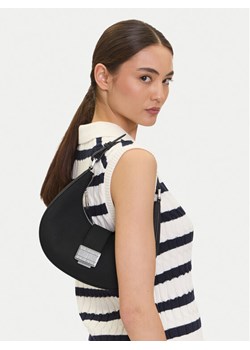 Torebka Tommy Jeans Tjw Crush Shoulder Bag AW0AW17539 Czarny ze sklepu eobuwie.pl w kategorii Listonoszki - zdjęcie 188251162