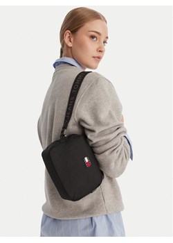 Torebka Tommy Jeans Tjw Ess Daily Crossove rAW0AW17286 Czarny ze sklepu eobuwie.pl w kategorii Listonoszki - zdjęcie 188255224