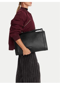 Coccinelle Torebka TL5 Coccinelleelinor E1 TL5 12 02 01 Czarny ze sklepu MODIVO w kategorii Torebki damskie - zdjęcie 188255832