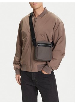 Calvin Klein Saszetka Contrast Reporter LV04D3175G Szary ze sklepu MODIVO w kategorii Torby męskie - zdjęcie 188256103