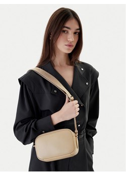 BOSS Torebka 50547765 Beżowy ze sklepu MODIVO w kategorii Listonoszki - zdjęcie 188256332