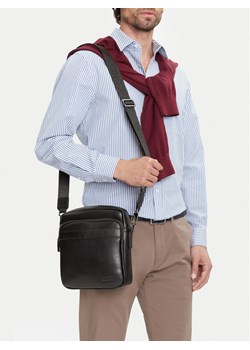 Gino Rossi Saszetka C-GIN-L-005-08 Czarny ze sklepu MODIVO w kategorii Torby męskie - zdjęcie 188256543