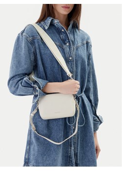 Calvin Klein Torebka Webbing Double Strap Camera Bag LV04F3165G Biały ze sklepu MODIVO w kategorii Torebki damskie - zdjęcie 188256691