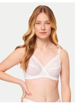 Triumph Biustonosz z fiszbiną Compliment 10166802 Biały ze sklepu MODIVO w kategorii Biustonosze - zdjęcie 188257614