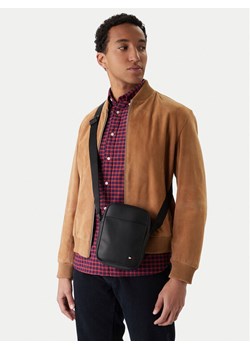 Tommy Hilfiger Saszetka Th Flag Mini Reporter AM0AM14015 Czarny ze sklepu MODIVO w kategorii Torby męskie - zdjęcie 188257661