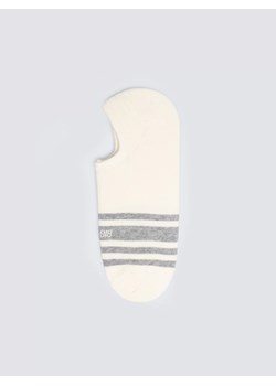Stopki męskie z ozdobnymi paskami białe Marios 100 ze sklepu Big Star w kategorii Skarpetki męskie - zdjęcie 188266562