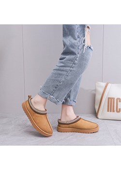 C'M Kapcie w kolorze jasnobrązowym ze sklepu Limango Polska w kategorii Kapcie damskie - zdjęcie 188270014