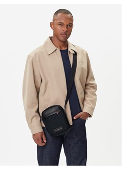 Saszetka Tommy Hilfiger Th Nylon Mini Reporter AM0AM13618 Czarny ze sklepu eobuwie.pl w kategorii Saszetki - zdjęcie 188275550
