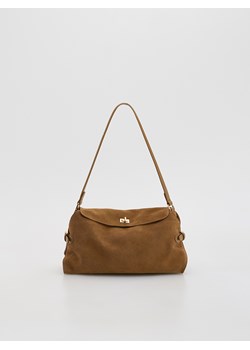 Reserved - Zamszowa torebka na ramię - brązowy ze sklepu Reserved w kategorii Torebki damskie - zdjęcie 188279774