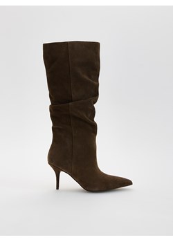 Reserved - Zamszowe kozaki z marszczeniem - zielony ze sklepu Reserved w kategorii Kozaki damskie - zdjęcie 188281624