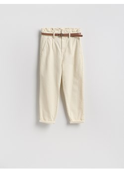 Reserved - Jeansy paperbag z paskiem - beżowy ze sklepu Reserved w kategorii Jeansy damskie - zdjęcie 188281631