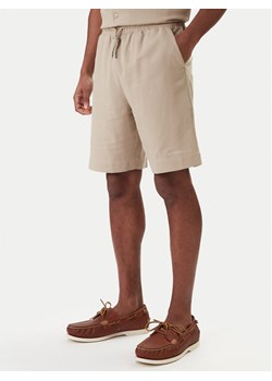 Emporio Armani Szorty materiałowe EM000681 AF20590 U6213 Beżowy Regular Fit ze sklepu MODIVO w kategorii Spodenki męskie - zdjęcie 188282292