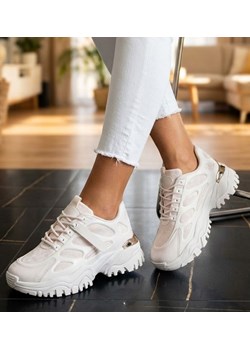 Sznurowane sneakersy damskie Beige /C7-1 10671 W435/ ze sklepu Pantofelek24.pl w kategorii Buty sportowe damskie - zdjęcie 188284853