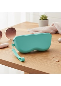Sylikonowe etui na okulary z poręcznym uchwytem ET-139A miętowe ze sklepu Stylion w kategorii Etui - zdjęcie 188285593