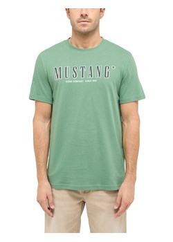 Męski T-Shirt Mustang Style Austin Dark Ivy 1016281 6326 ze sklepu YouNeedit.pl w kategorii T-shirty męskie - zdjęcie 188286123