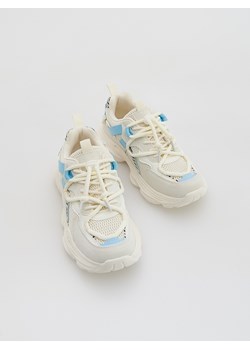 Reserved - Lekkie sneakersy - złamana biel ze sklepu Reserved w kategorii Buty sportowe dziecięce - zdjęcie 188286604
