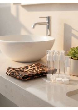 Sinsay - Kosmetyczka w cętki - wielobarwny ze sklepu Sinsay w kategorii Kosmetyczki damskie - zdjęcie 188286972