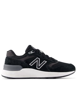 Buty damskie New Balance WW880BB7 - czarne ze sklepu streetstyle24.pl w kategorii Buty sportowe damskie - zdjęcie 188288004